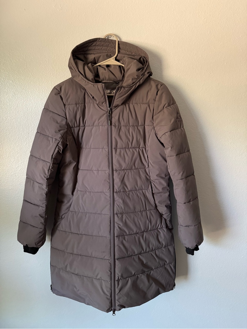 Gerry Women’s Long Hooded Puffer Winter Coat – Gray – Medium – Excellent Conditi